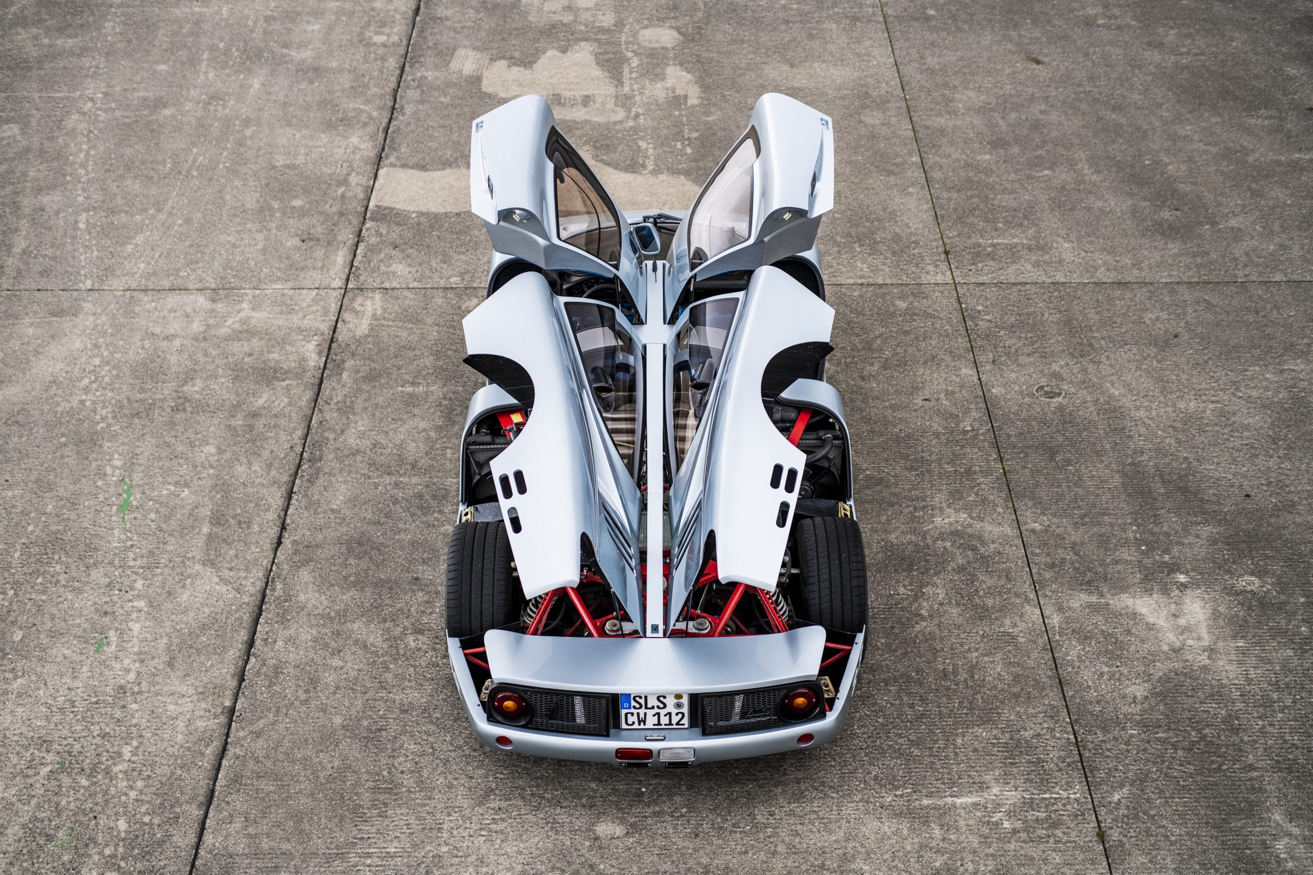 BoS-Models 1:43 Isdera 112i Commendatore Year 1993 silver
