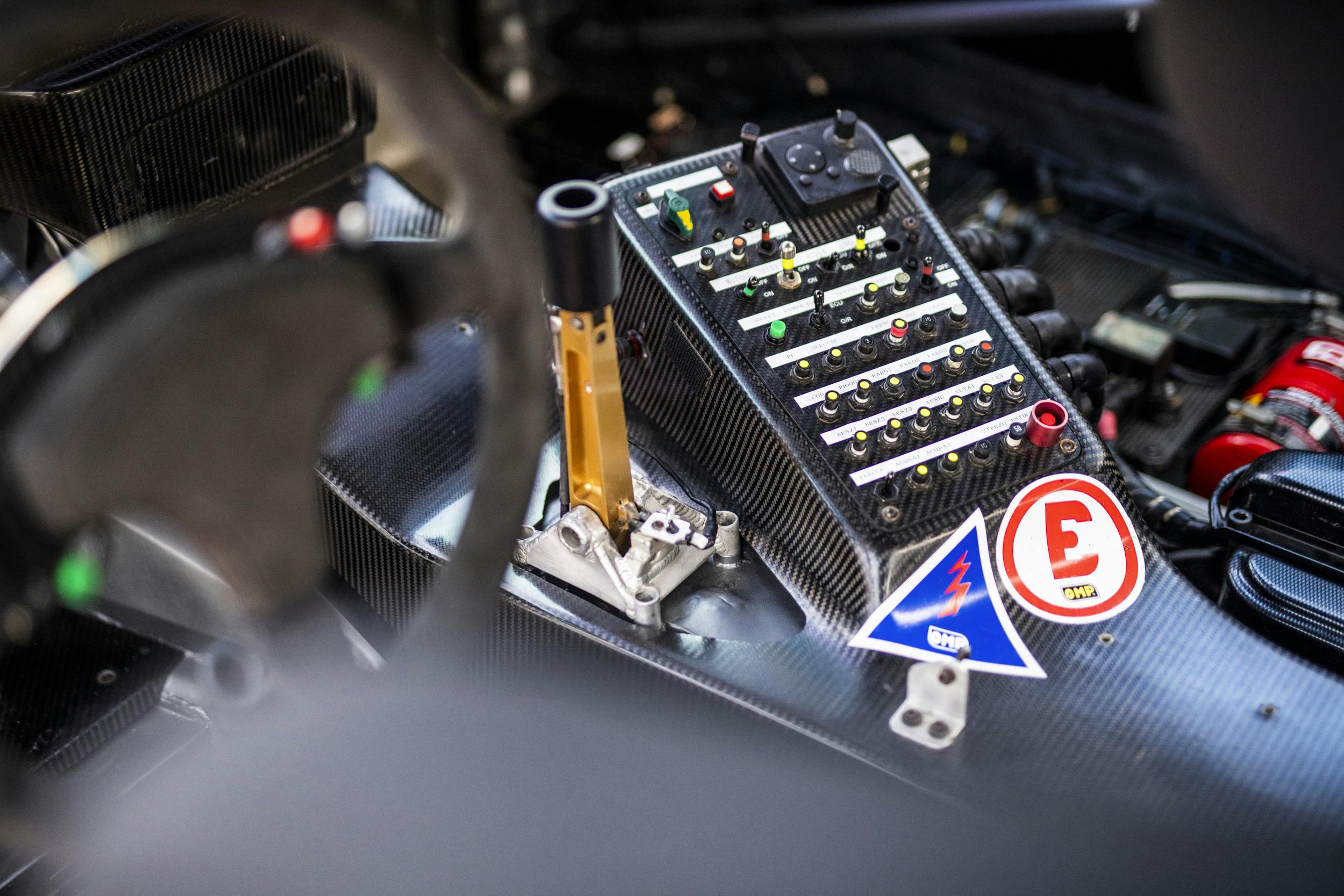 Ferrari 550 GT1 Prodrive interior controls
