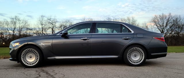 2020 Hyundai Genesis G90 5.0 Ultimate RWD side