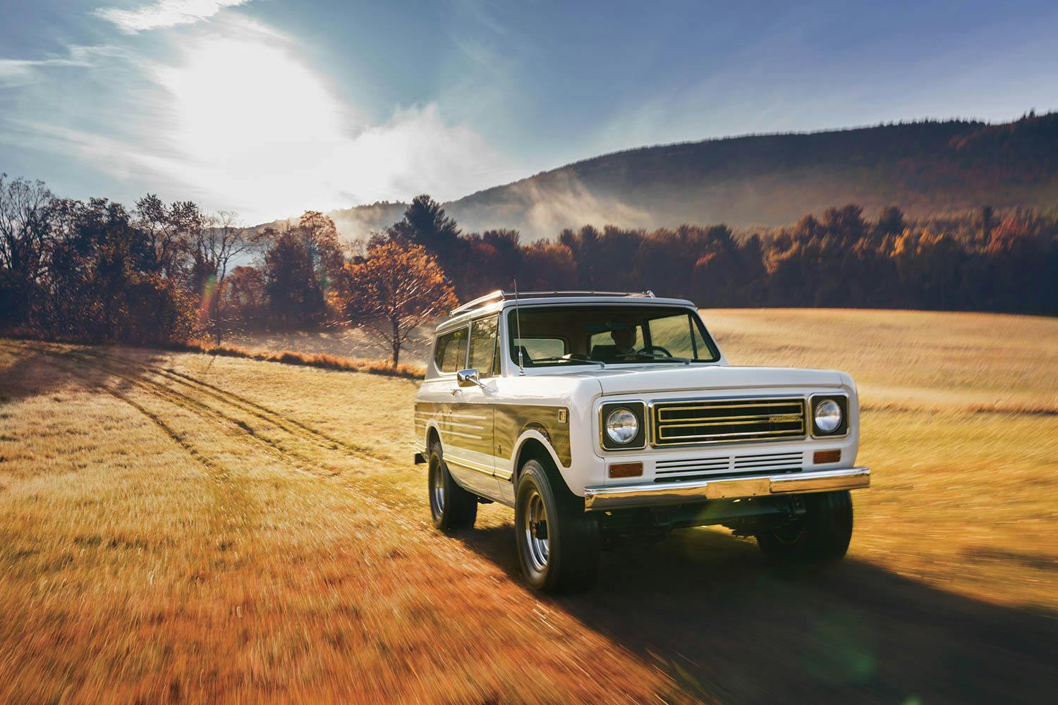 international harvester scout front three-quarter dynamic action
