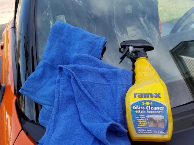 Cleaning car glass with rain-x