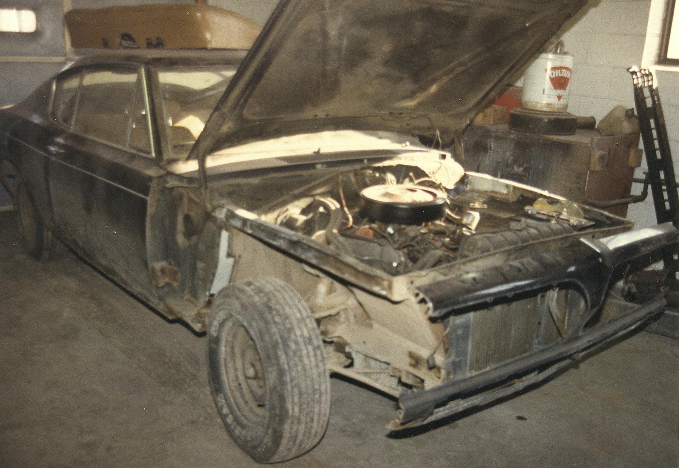 1969 Plymouth Barracuda 383 disassembly