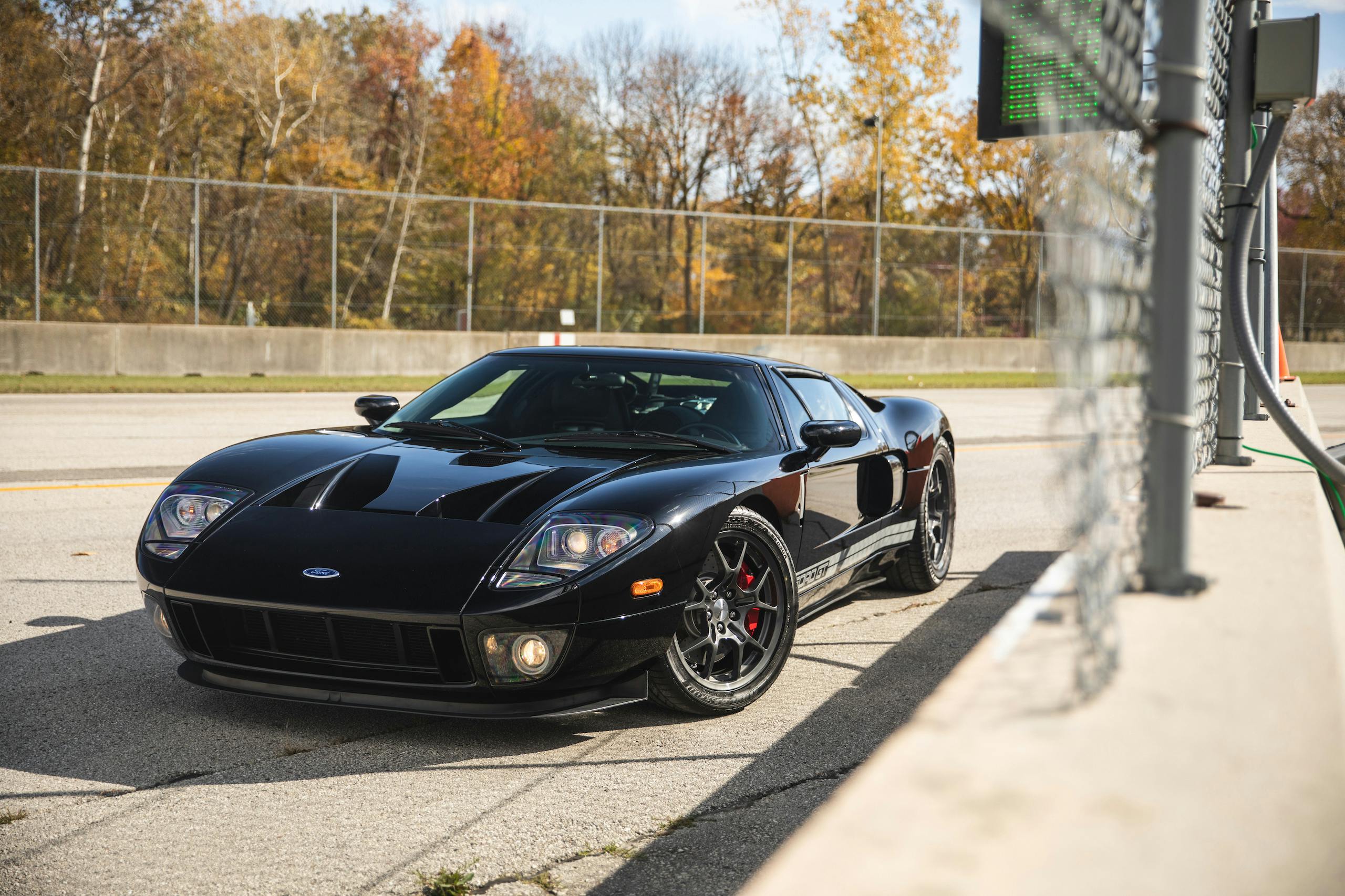 Ford GT front three-quarter