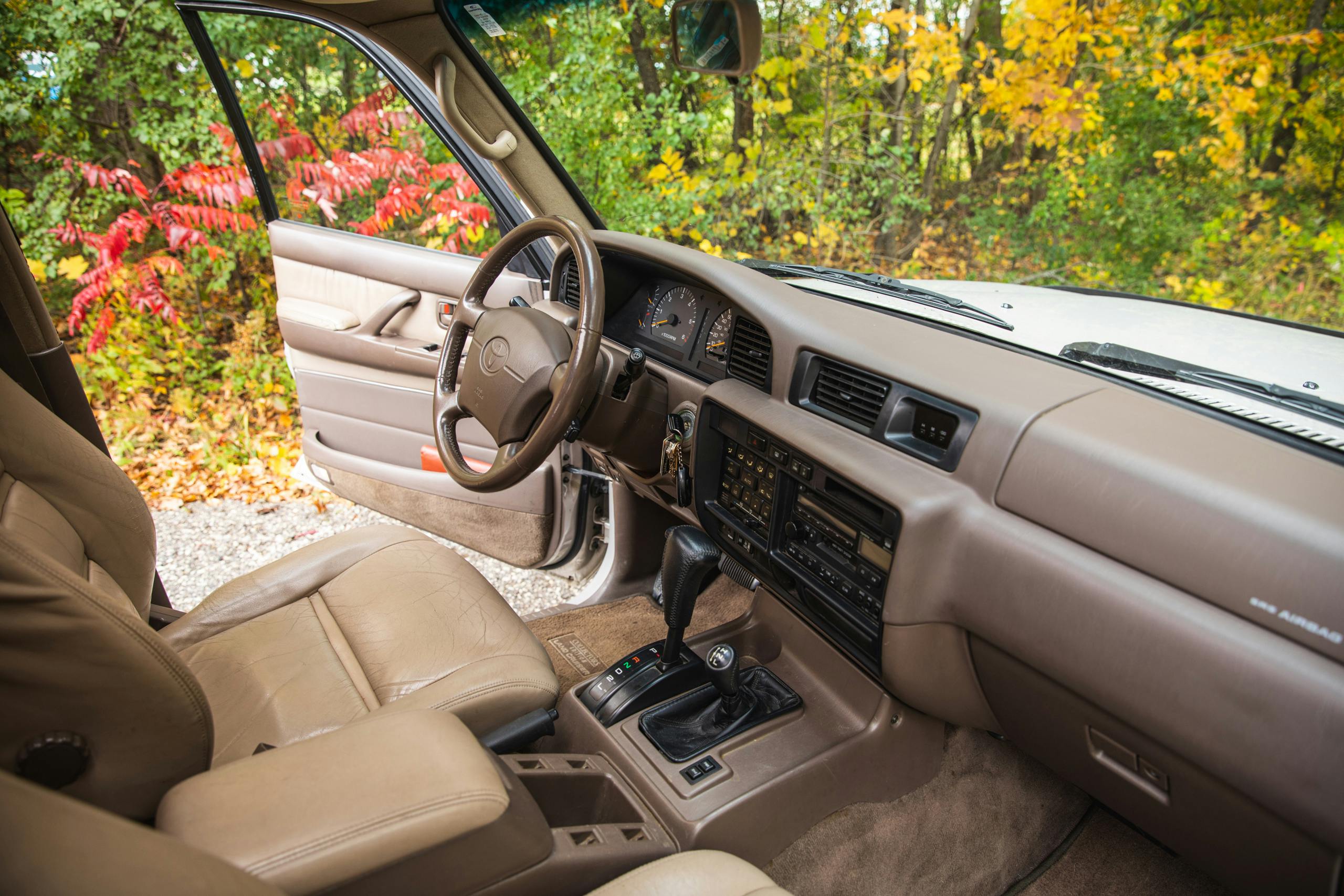 Toyota Land Cruiser FZJ80 front interior angle