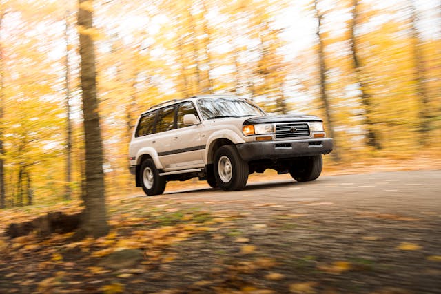 Toyota Land Cruiser FZJ80 front three-quarter action