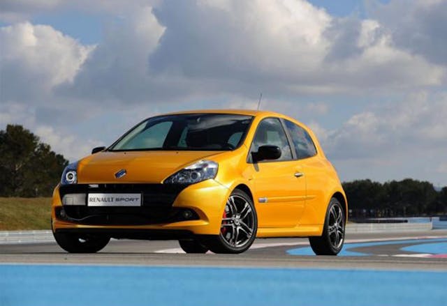 Renault sport clio front three-quarter