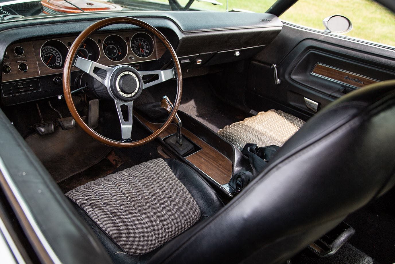 HVA - 1970 Dodge Challenger - Driving Experience - Interior