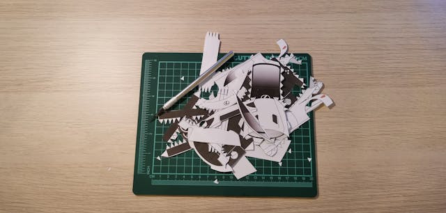 Lexus papercraft LFA in bits