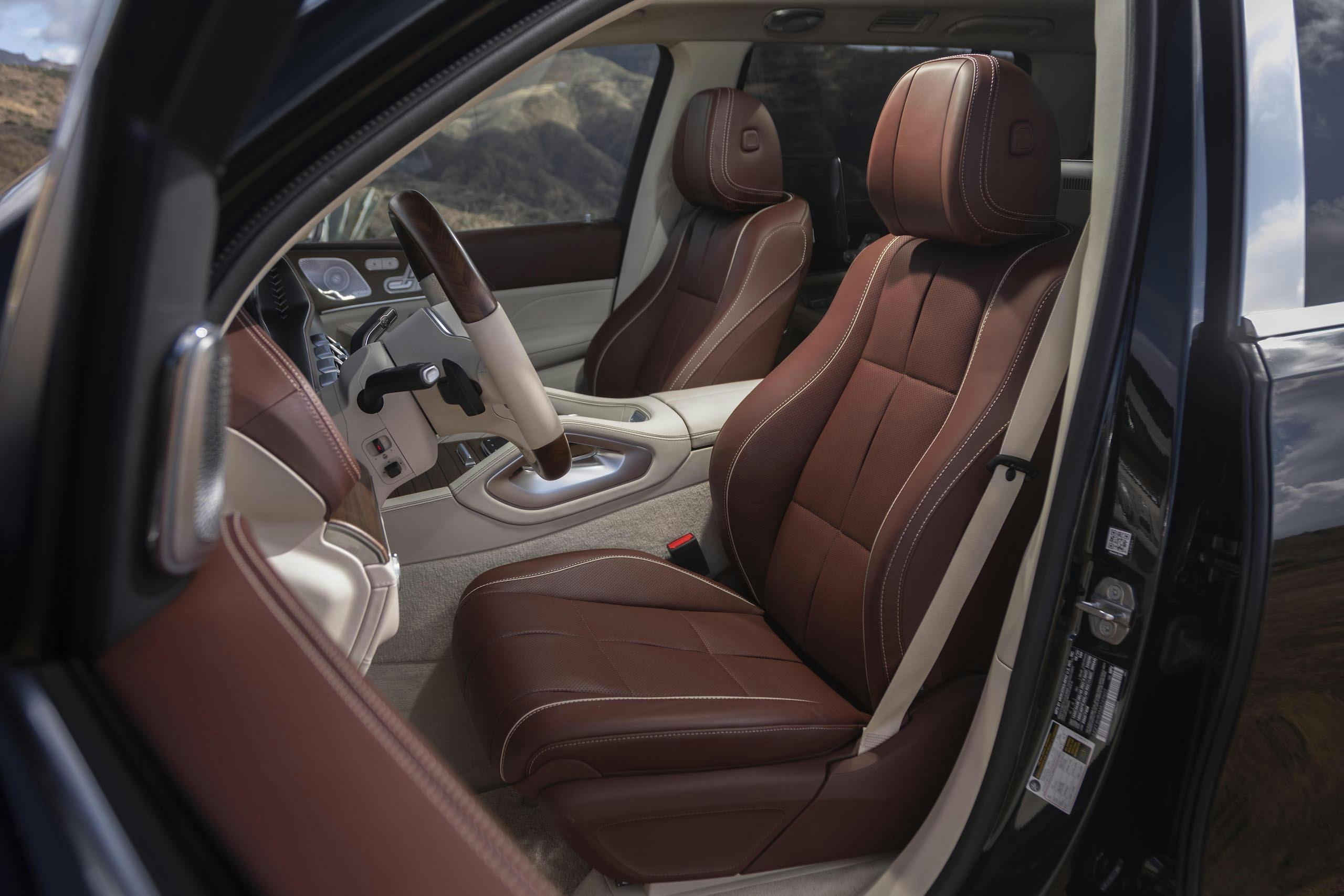 Mercedes-Maybach GLS 600 interior front seats