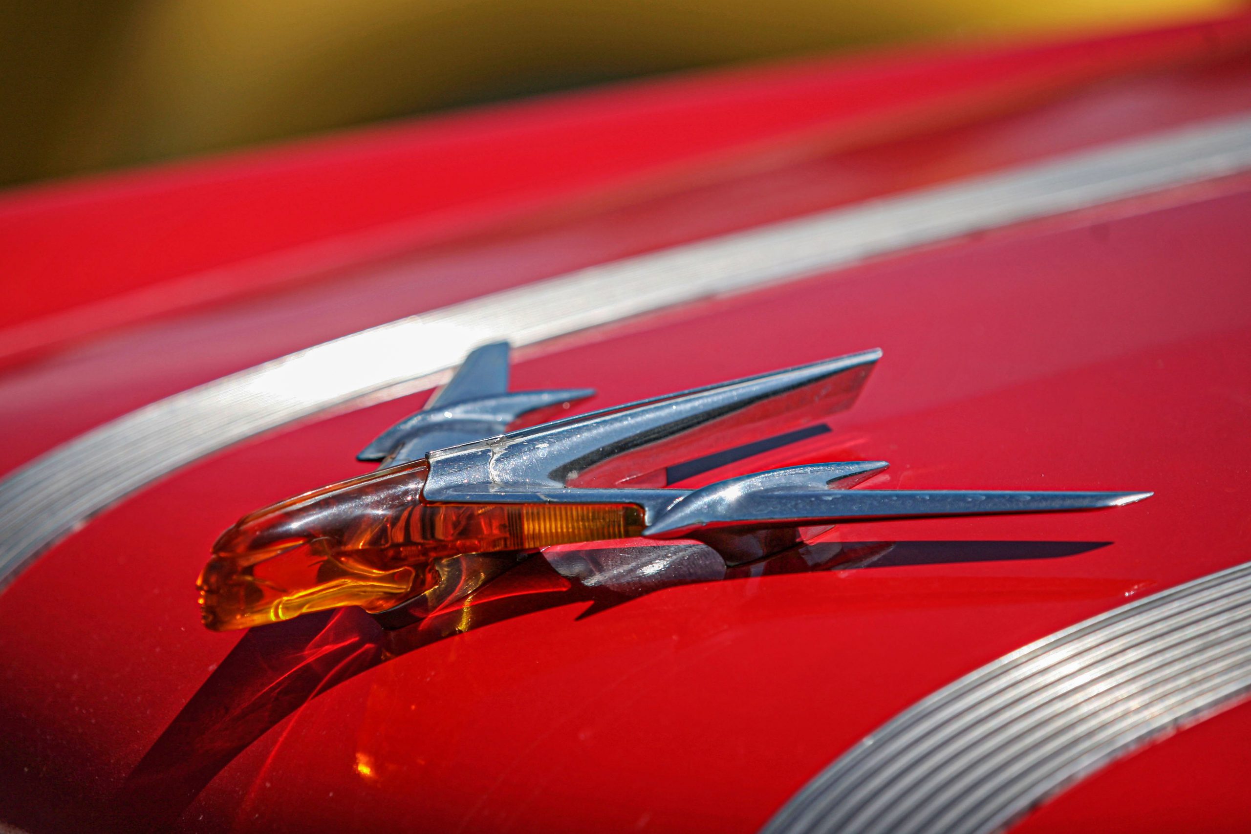 Automobile steer hood outlet ornament