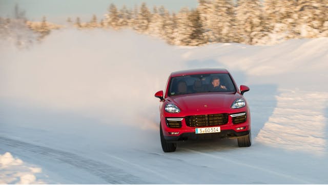 Porsche Cayenne snow drifting