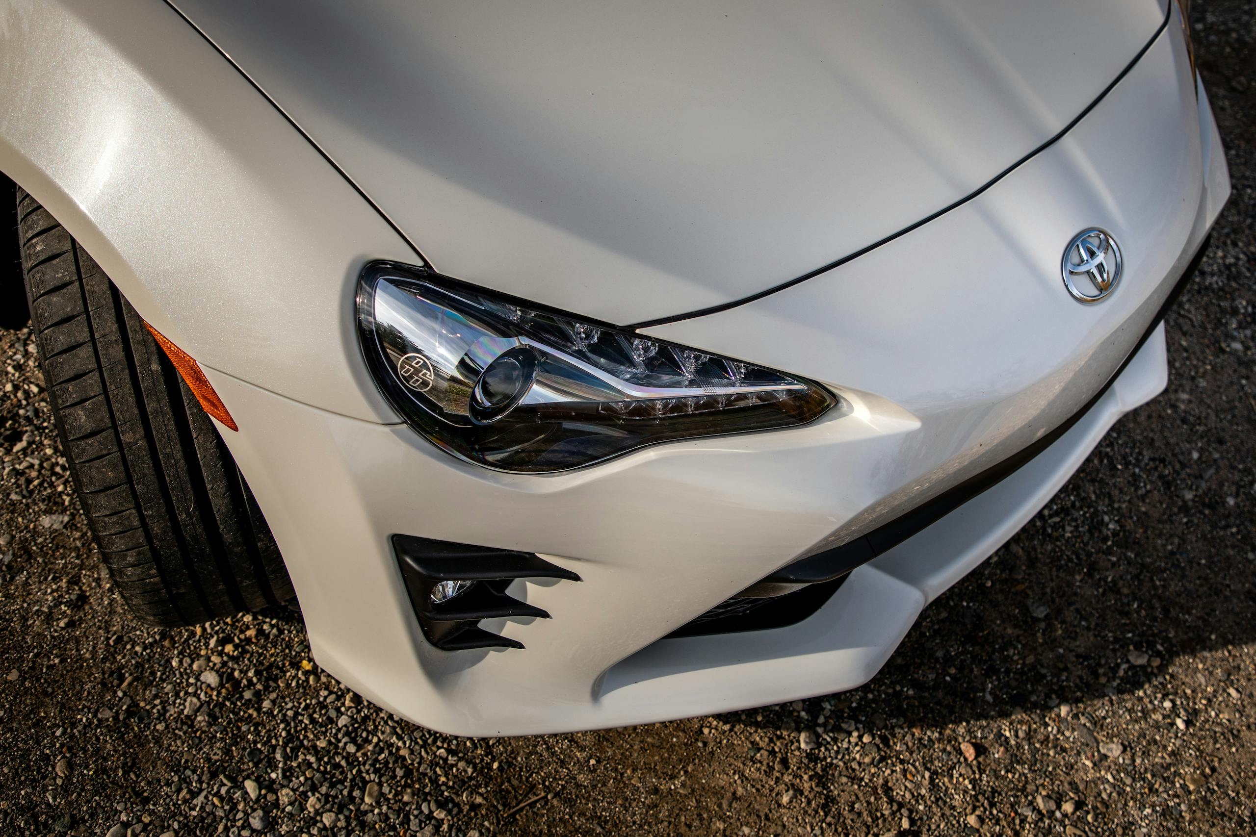 2020 Toyota 86 GT front fascia headlight overhead