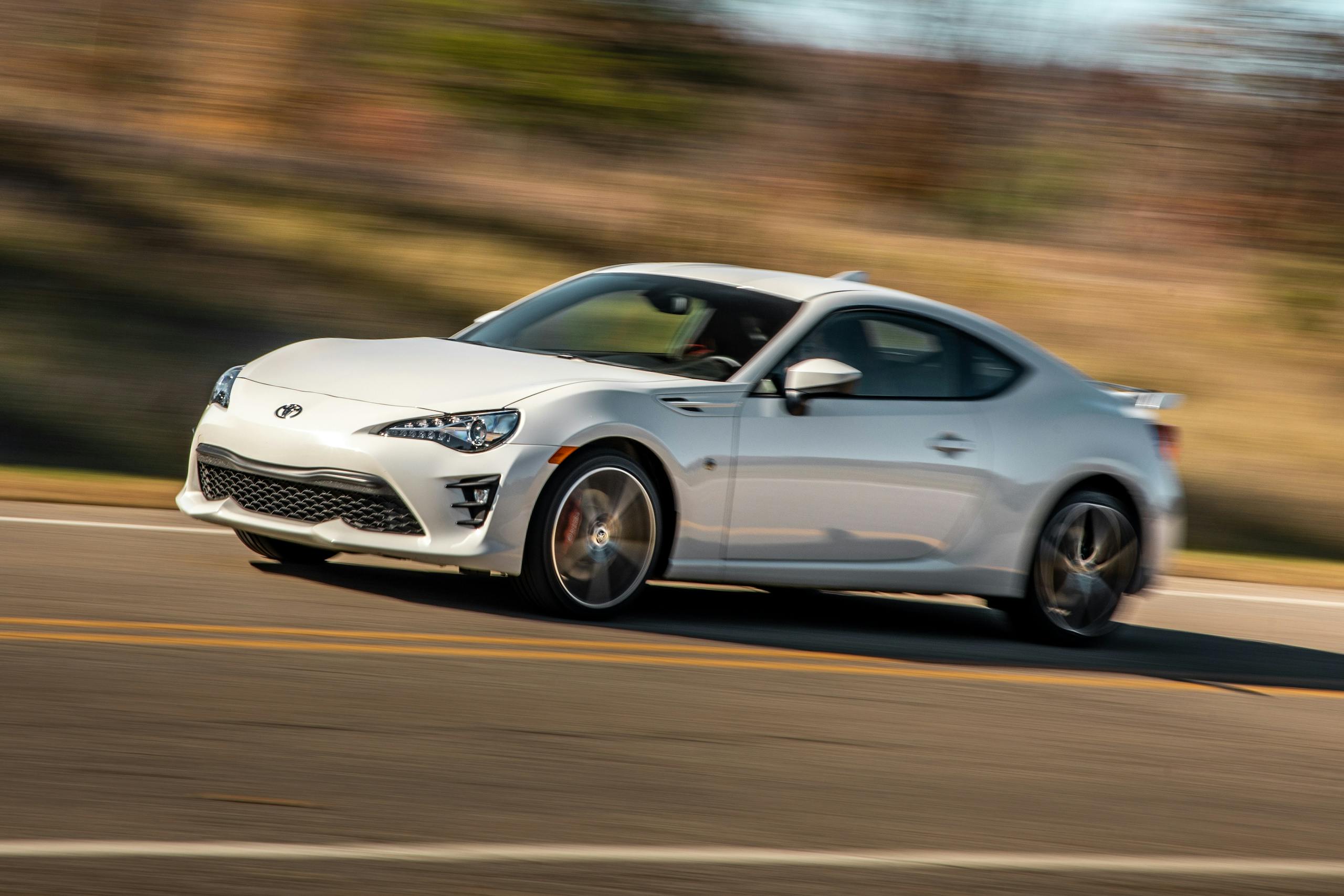 2020 Toyota 86 GT front three-quarter dynamic action