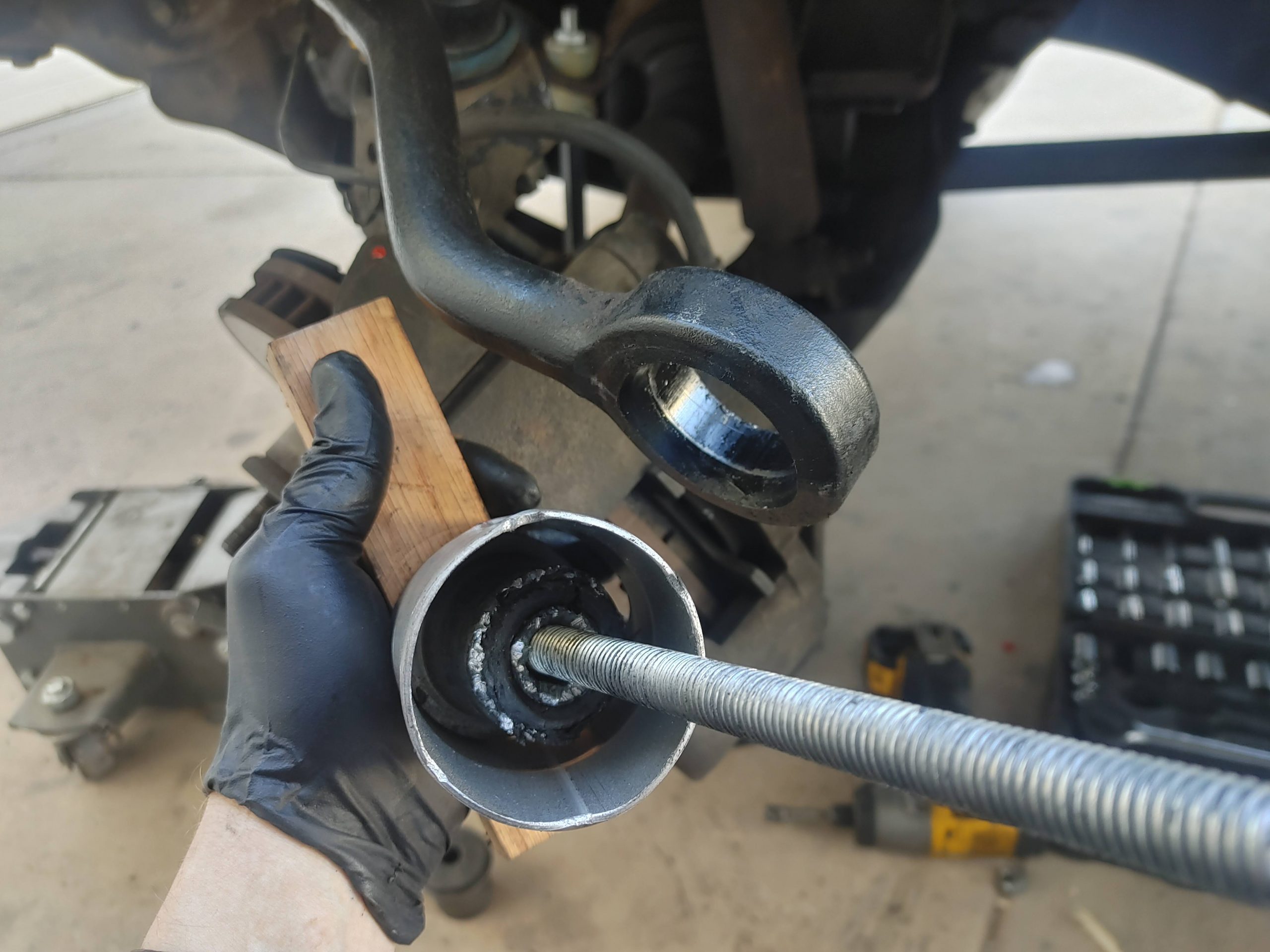 Wrenchin' Wednesday: Homebrew threaded puller - Hagerty Media