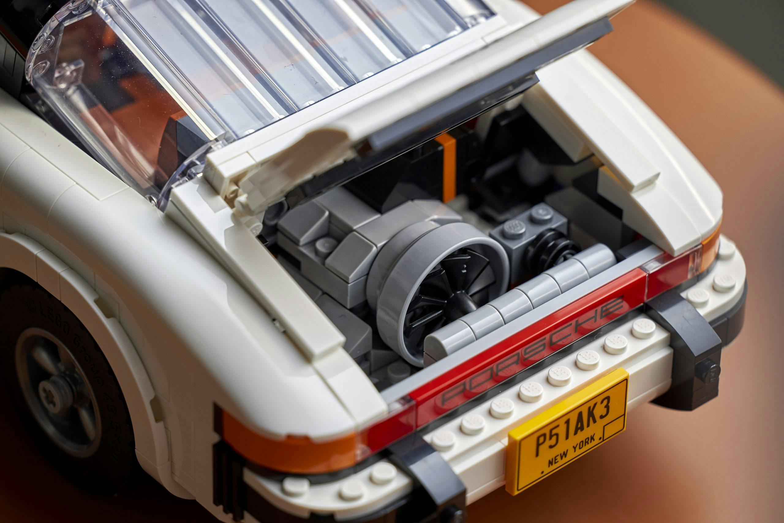 Lego Porsche 911 two-in-one set Targa engine detail