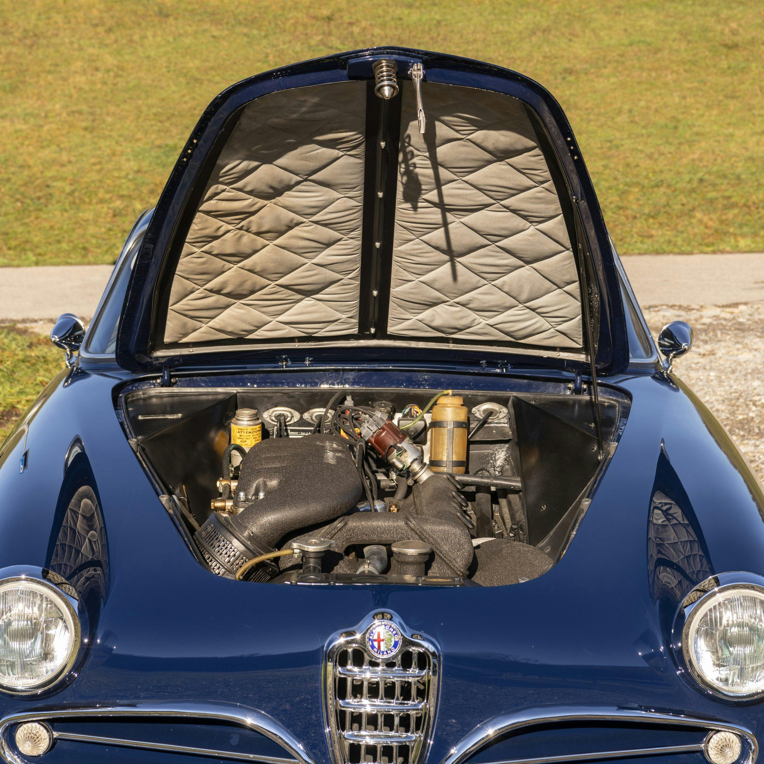 Alfa Romeo 1900C Super Sprint Coupe engine bay