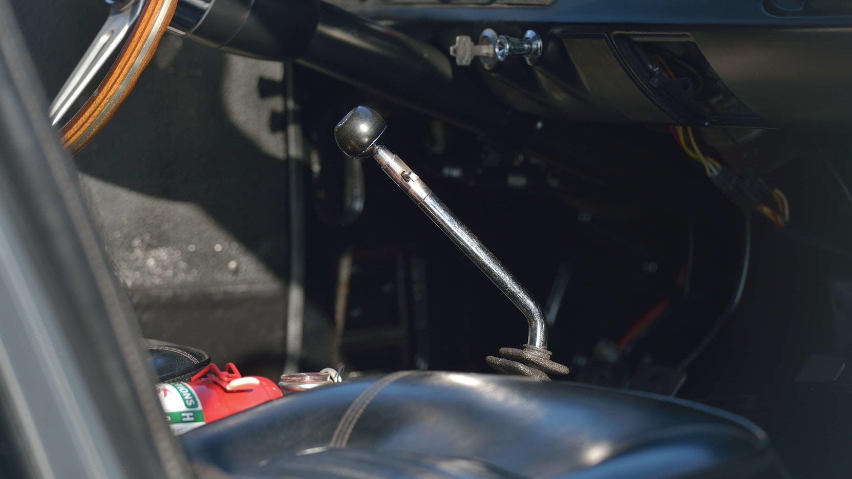 Shelby GT350R Fastback shifter