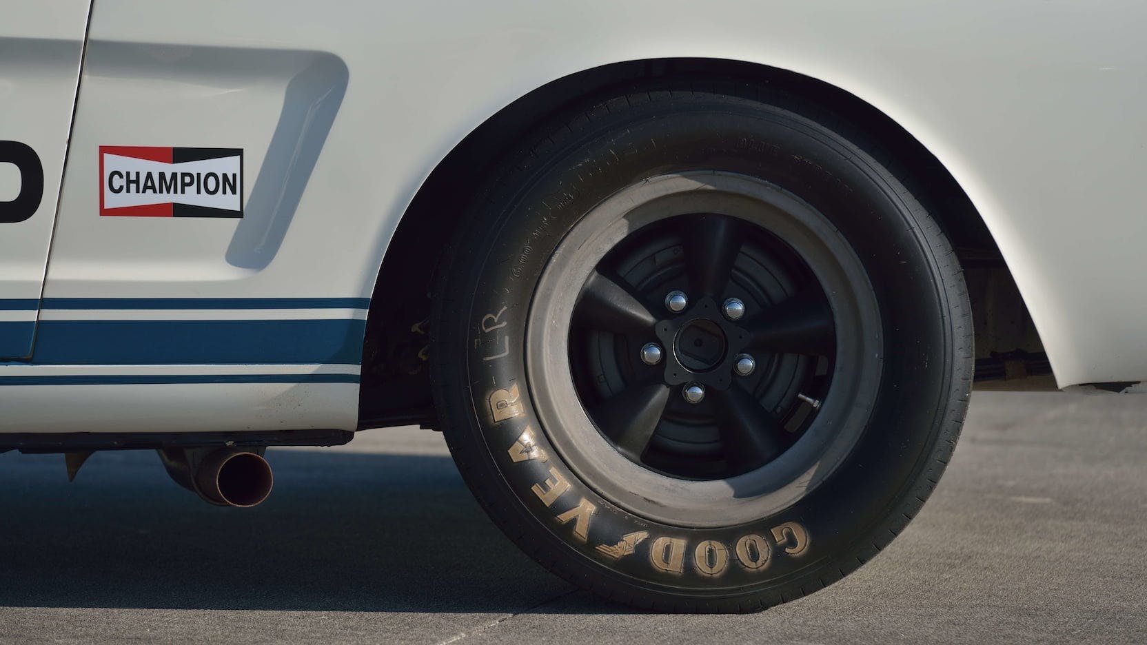 Shelby GT350R Fastback rear wheel