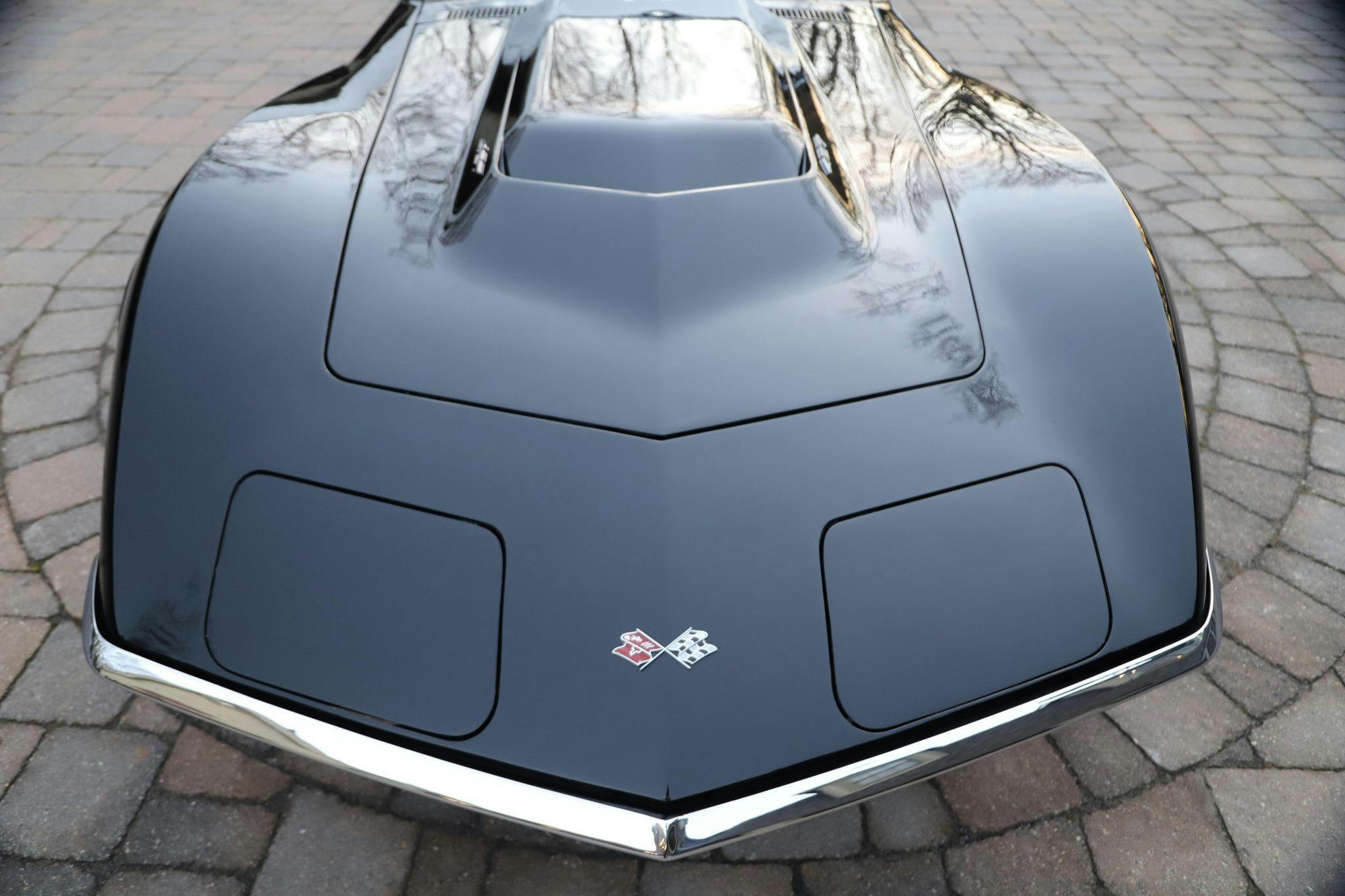 1969 Chevrolet Corvette L88 coupe Tuxedo Black hood front