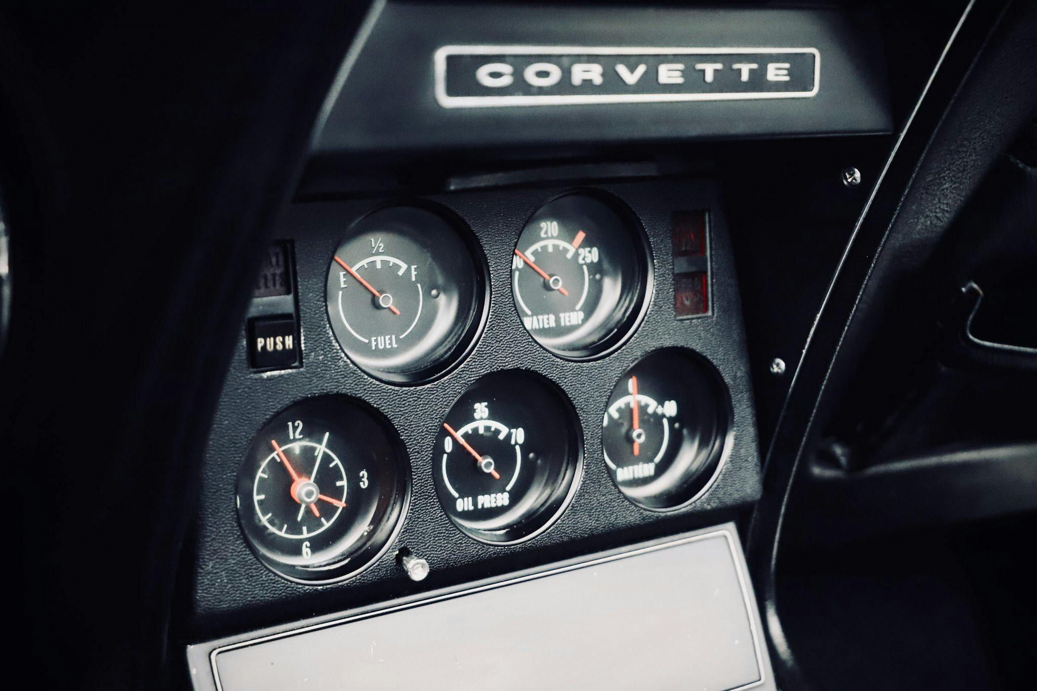 1969 Chevrolet Corvette L88 coupe Tuxedo Black gauges
