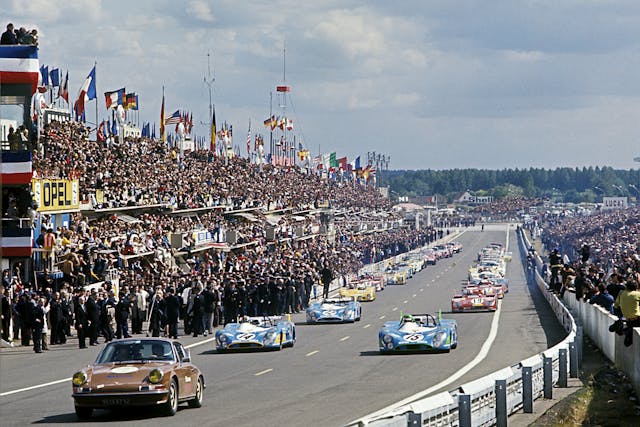 1972 Le Mans Race Start 1972 Matra MS 670 Lead