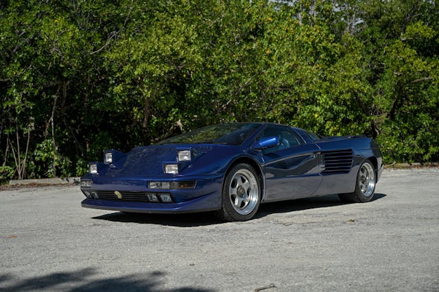 Cizeta V16T front three-quarter lights up