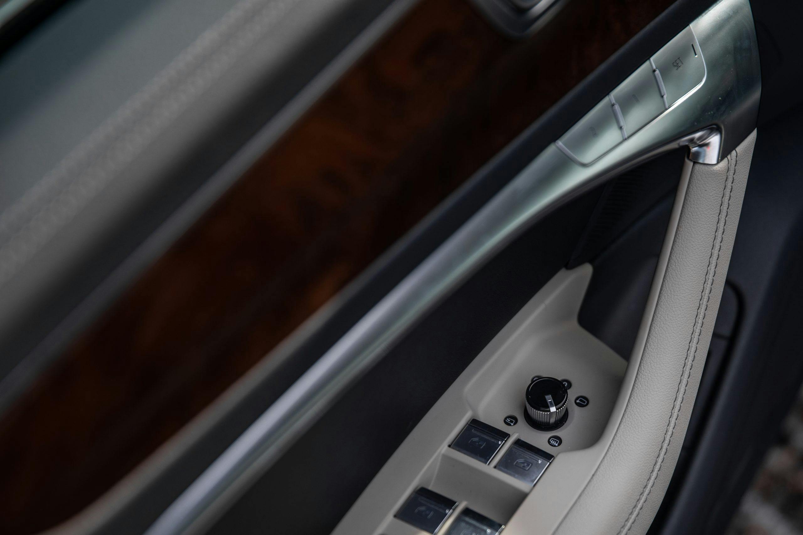 2020 Audi A6 allroad driver door controls