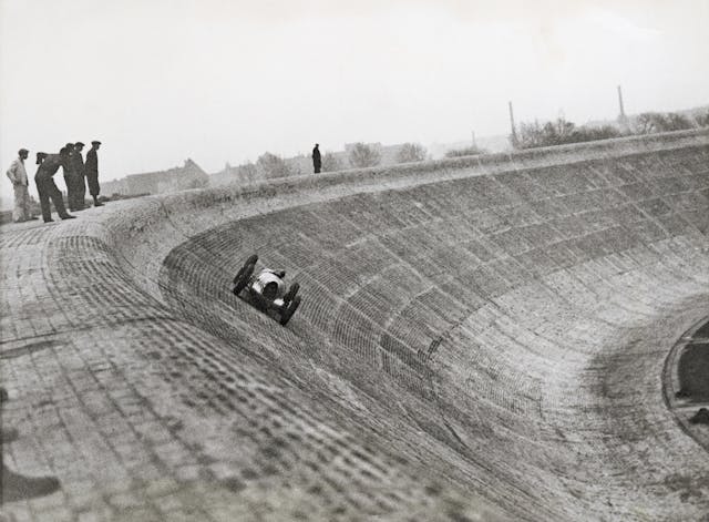 Bernd Rosemeyer Auto-Union test drive Avus action