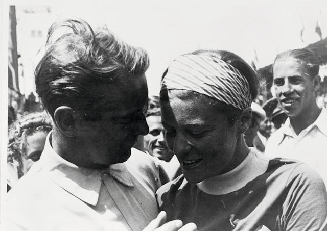 Bernd Rosemeyer and wife Elly Beinhorn 1937 in Pescara Italy