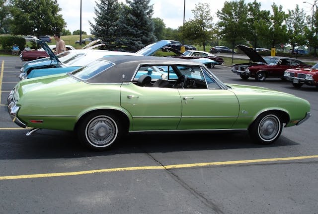 1972 Oldsmobile Cutlass Supreme hardtop sedan 10