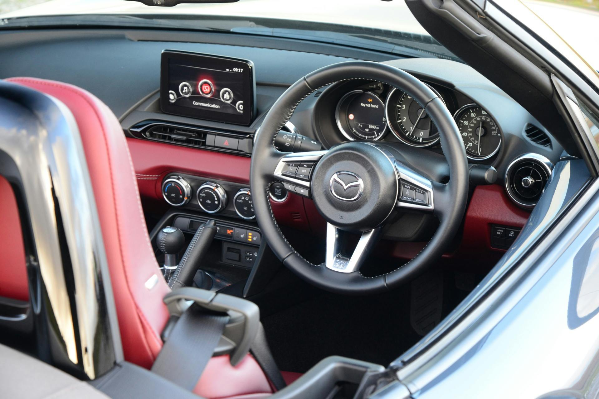 Mazda MX-5 R-Sport interior cockpit