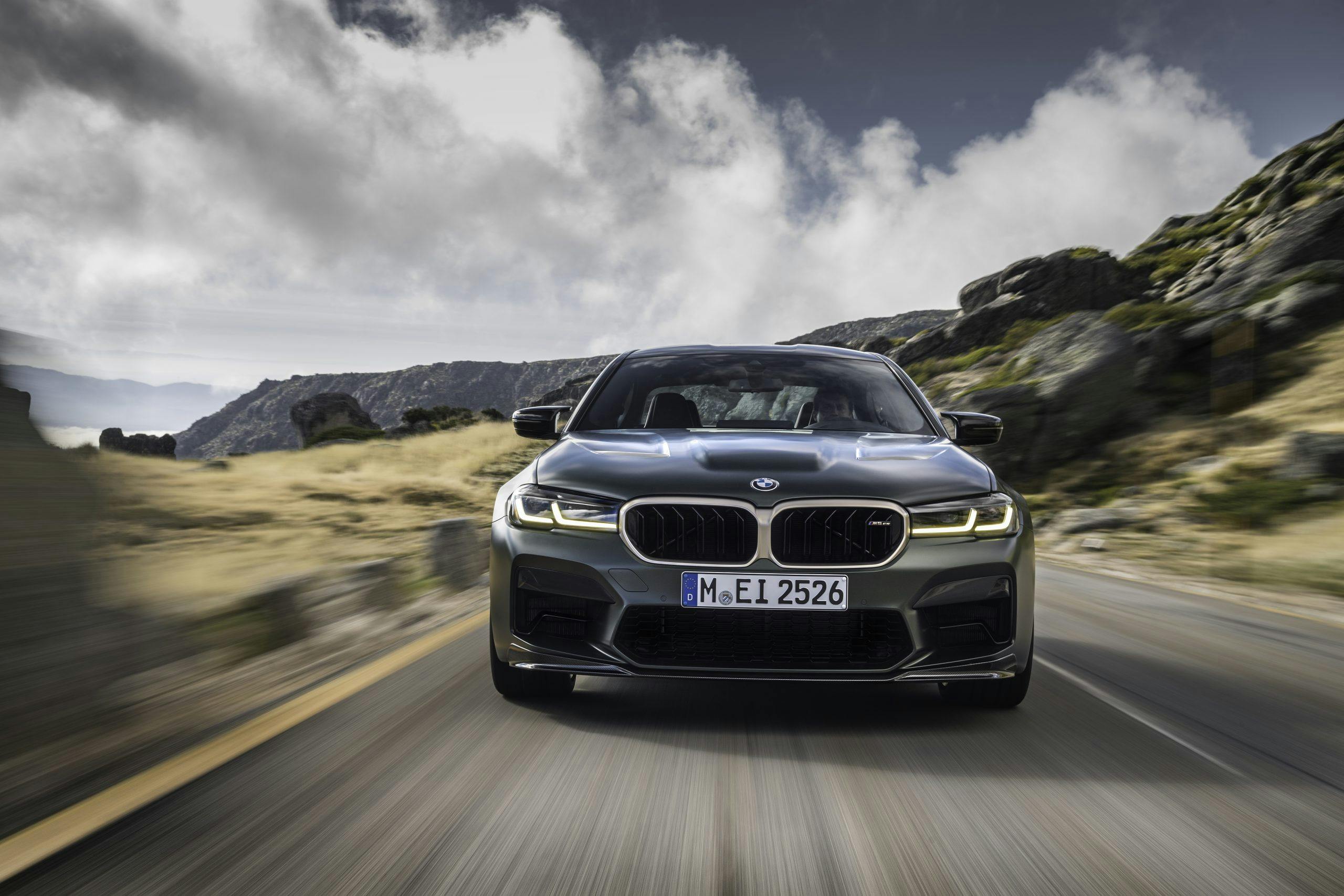 BMW M5 CS front tracking