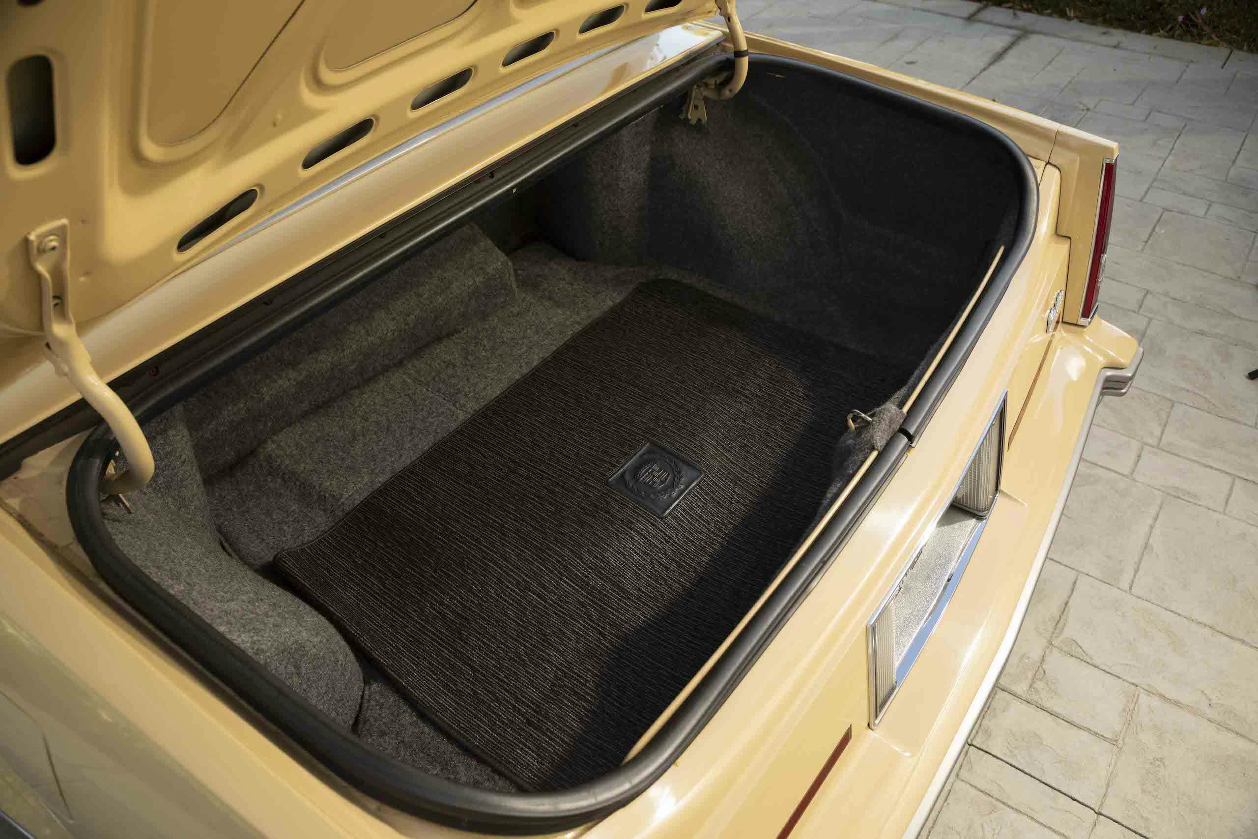 1986 Cadillac Coupe DeVille trunk
