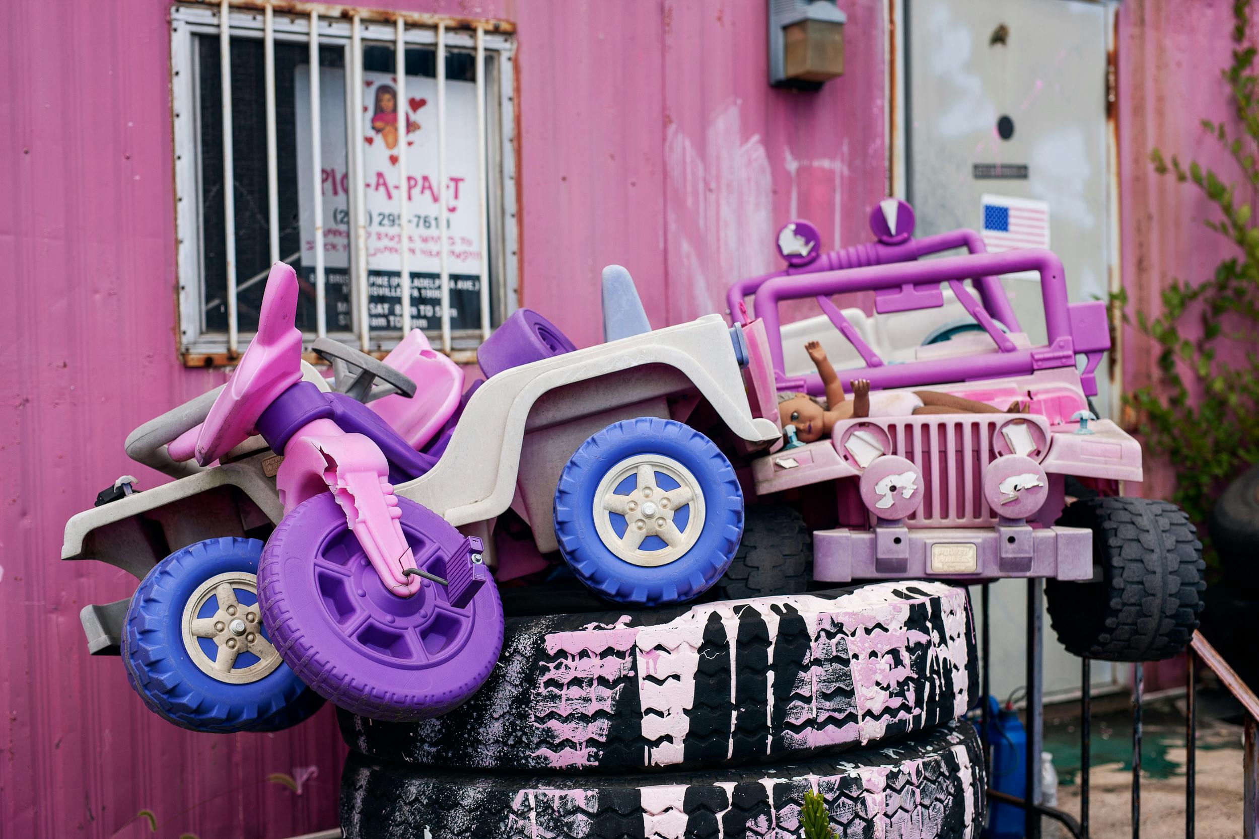 pink pick a part junkyard kids cars lawn art