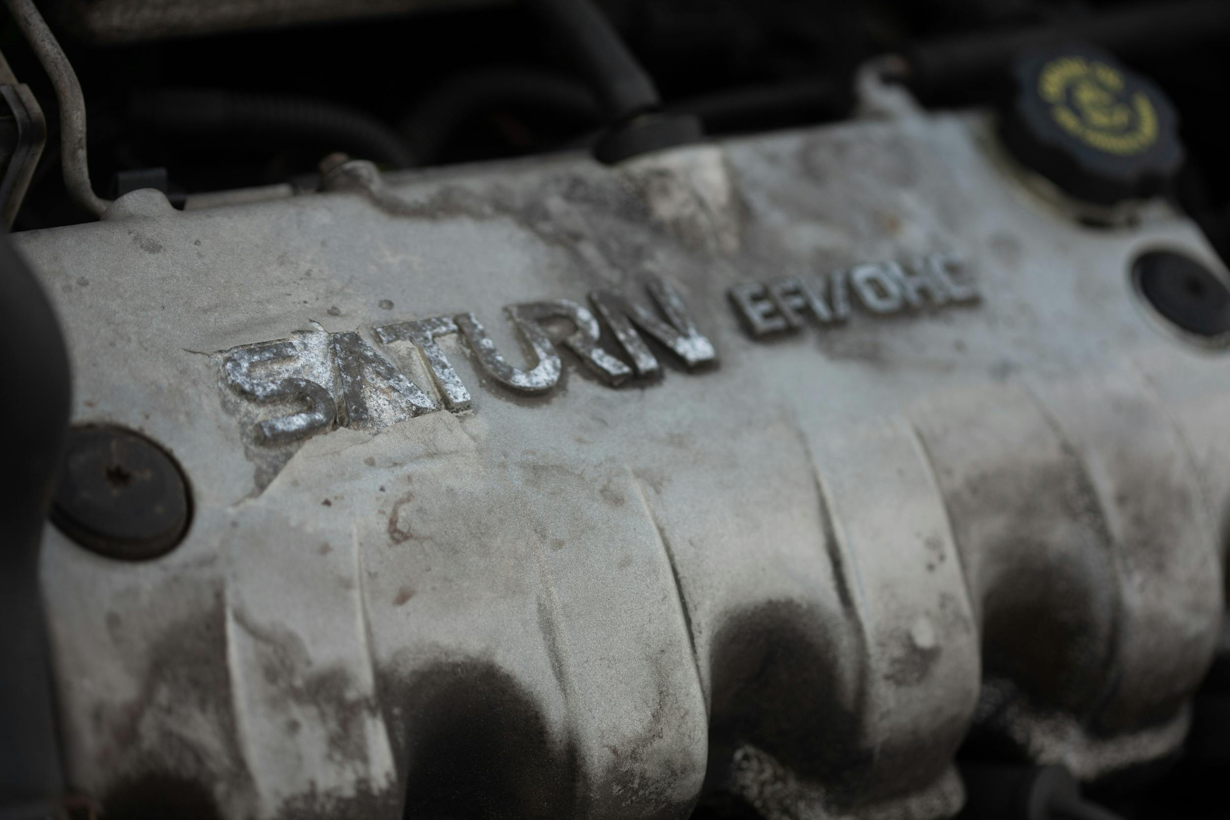 saturn engine valve cover