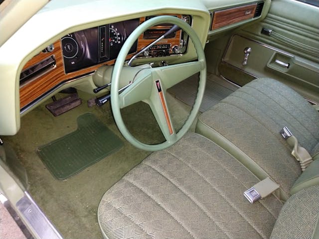 1975 Pontiac Bonneville 10