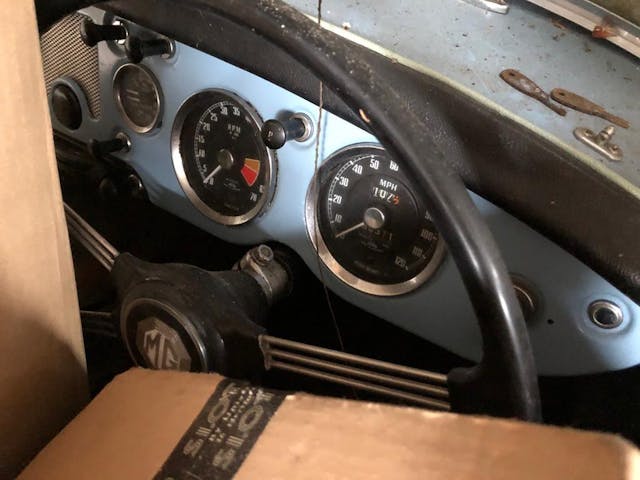 1960 MGA roadster interior dash gauges
