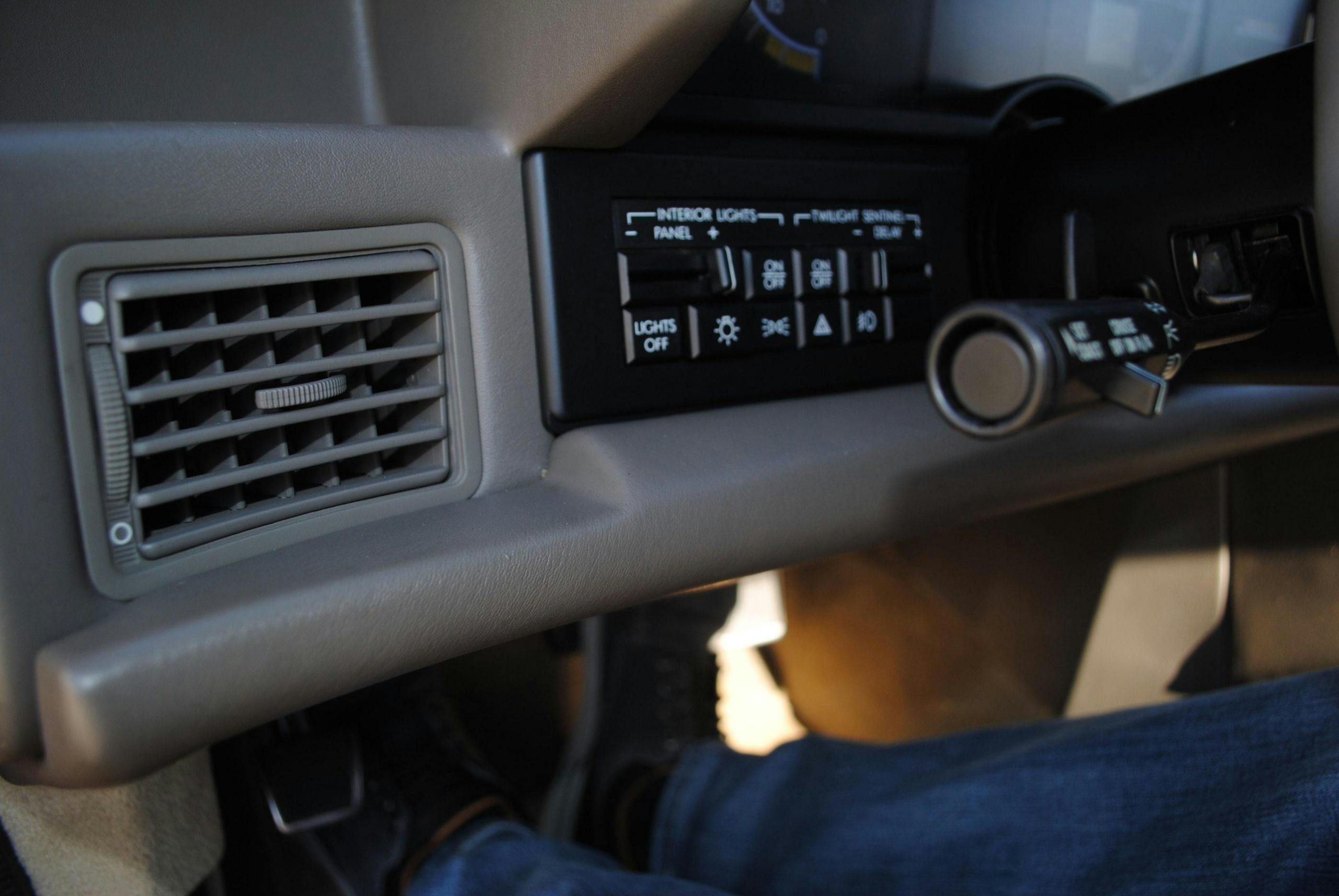 1993 Cadillac Allante light buttons