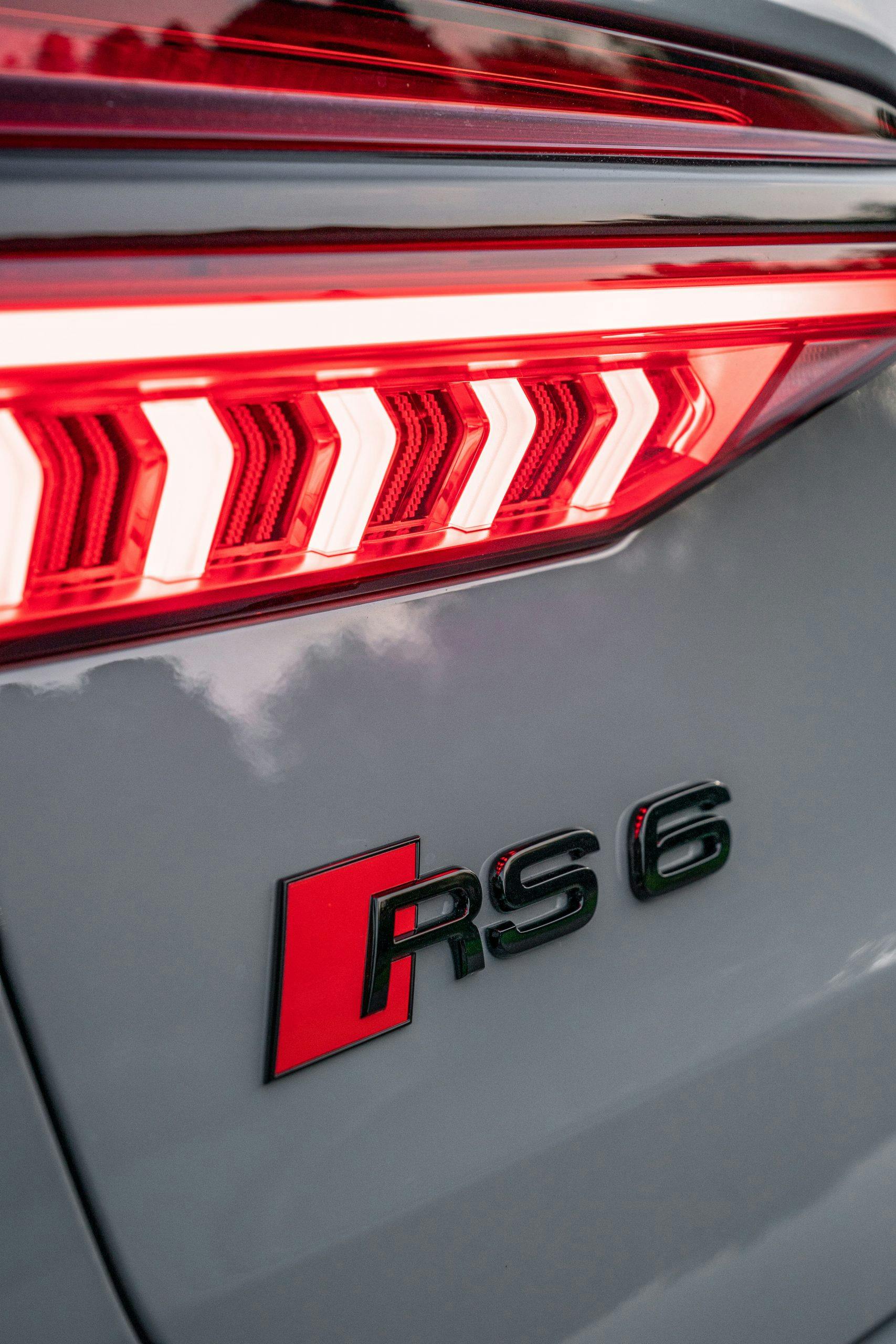 RS 6 Avant Nardo Gray badging detail