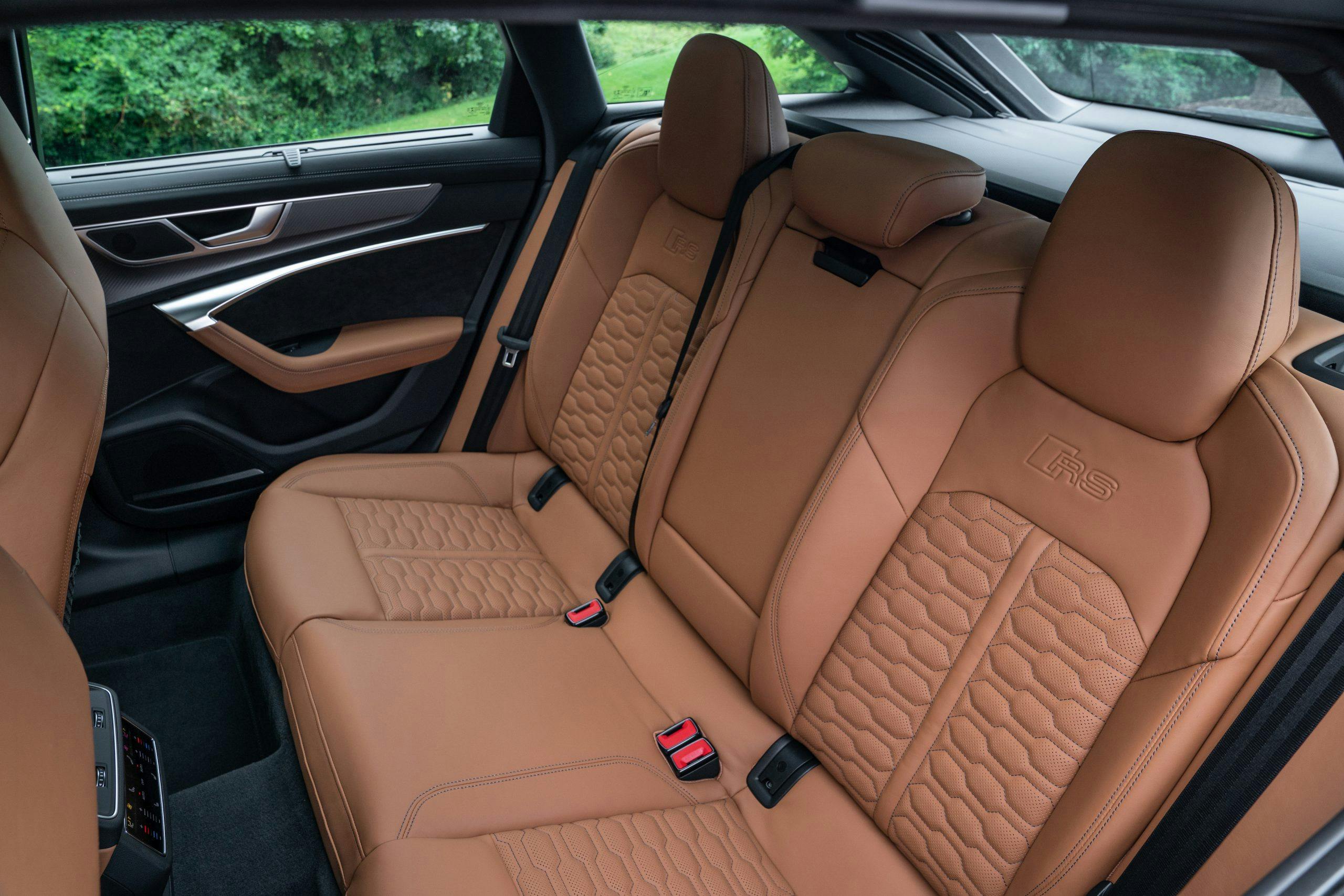 RS 6 Avant Nardo Gray interior rear seats
