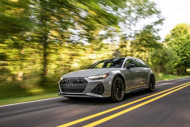 RS 6 Avant Nardo Gray front three-quarter action