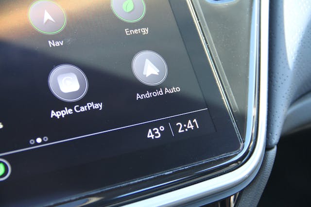 2022 Bolt EUV infotainment apple carplay android auto
