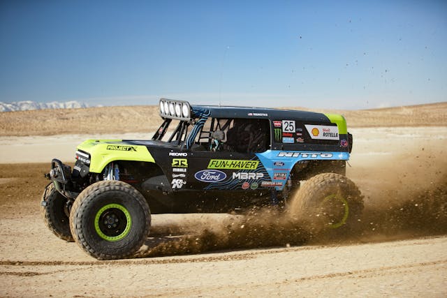 Ford Bronco Off-Road King of Hammers side dynamic action