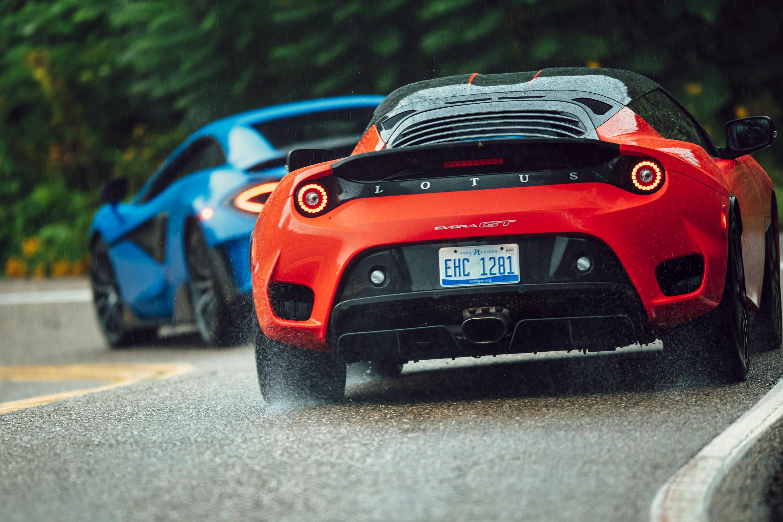 Lotus Evora GT and McLaren 675LT