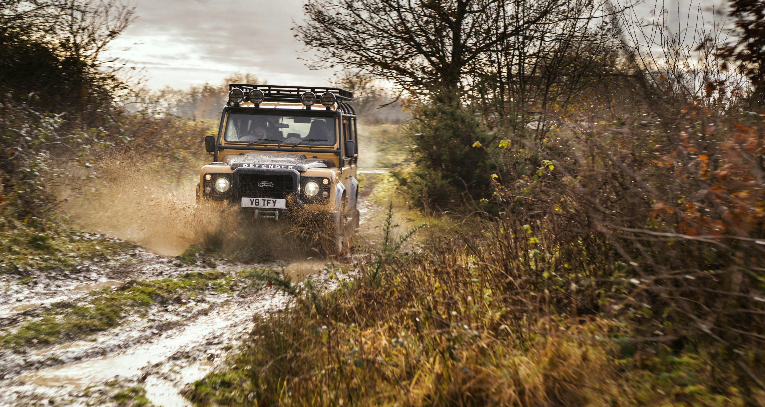 Land Rover Classic Trophy_ front