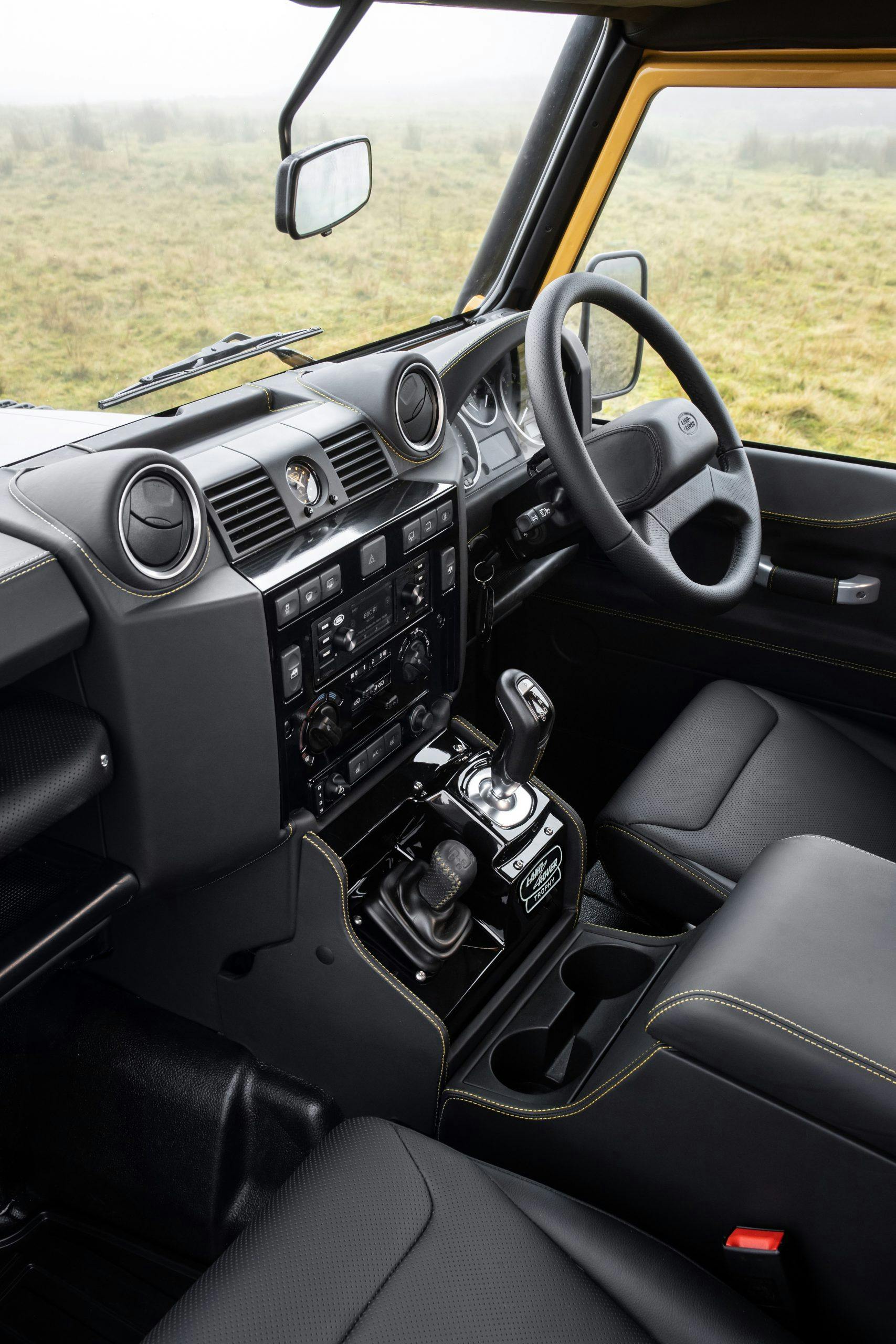 Land Rover Classic Trophy_ interior