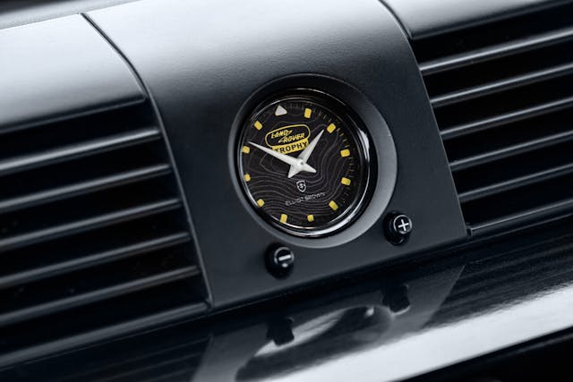 Land Rover Classic Trophy_ clock