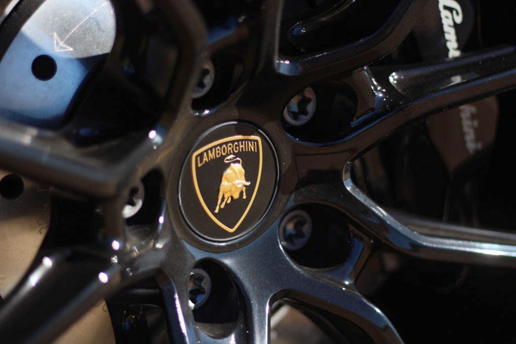 2020 Lamborghini Evo RWD wheel detail