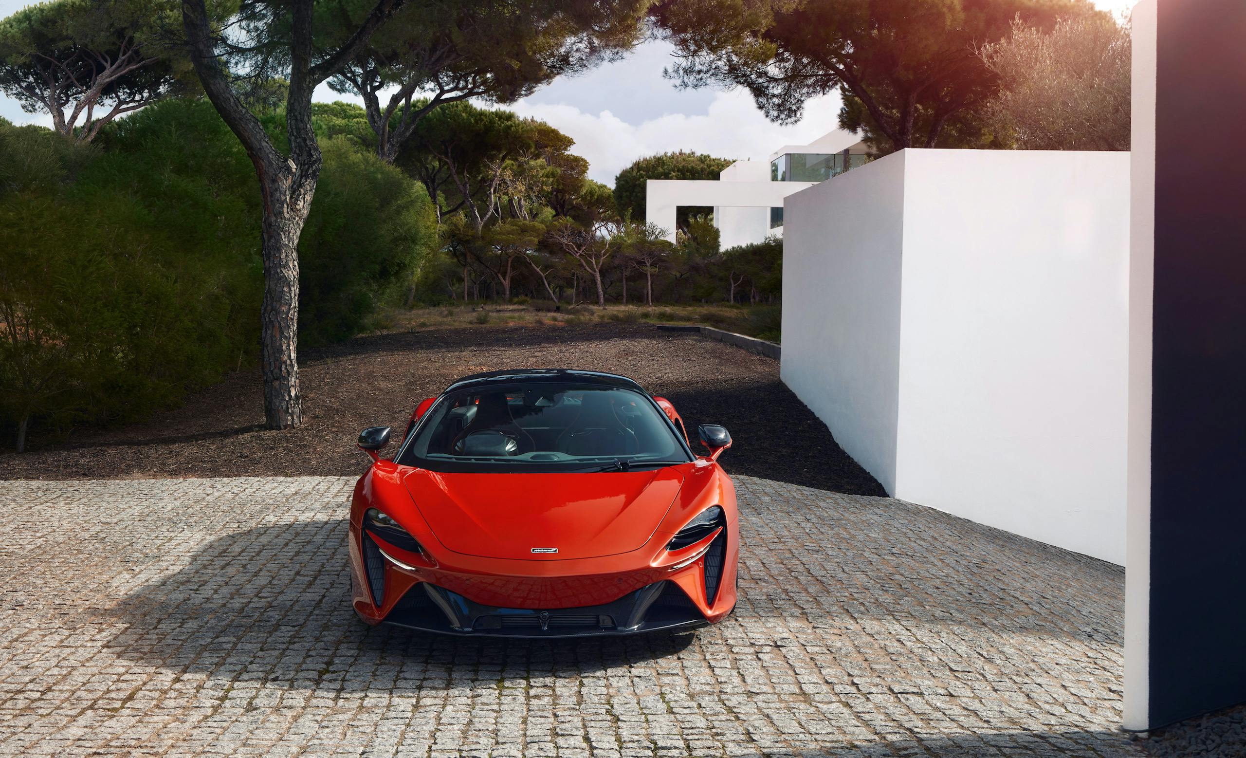 McLaren Artura orange front