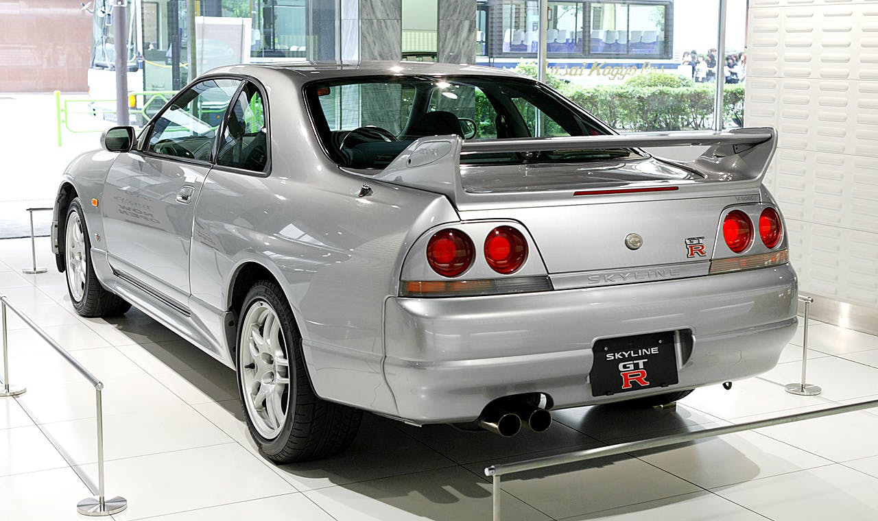 Nissan_Skyline_R33_GT-R V-Spec in Nissan Ginza Gallery